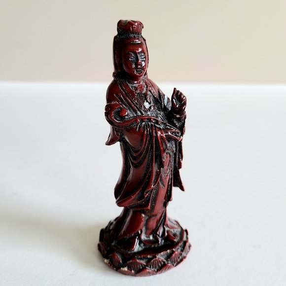 Kwan Yin red resin Buddha figurine. Home decor. Carved Art. - Picture 7 of 7